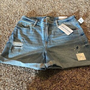 Old Navy jean shorts NWT